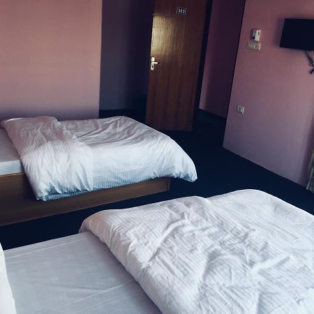 Obey Guest House Pokhara Dış mekan fotoğraf